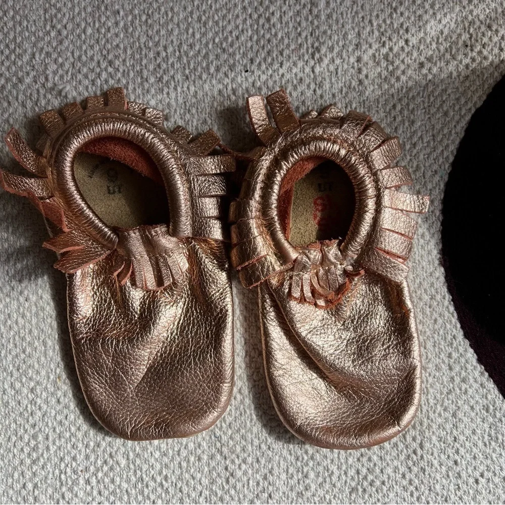 Freshly Picked Leather Moccasins rose gold size 9